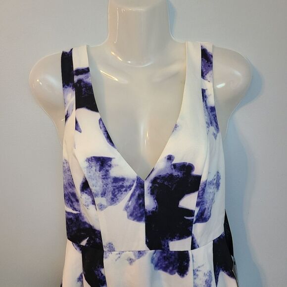 LULU"S Seeing Chic Blue and Ivory Print Skater Dress Womens S NWT Style 338362 - Picture 6 of 16